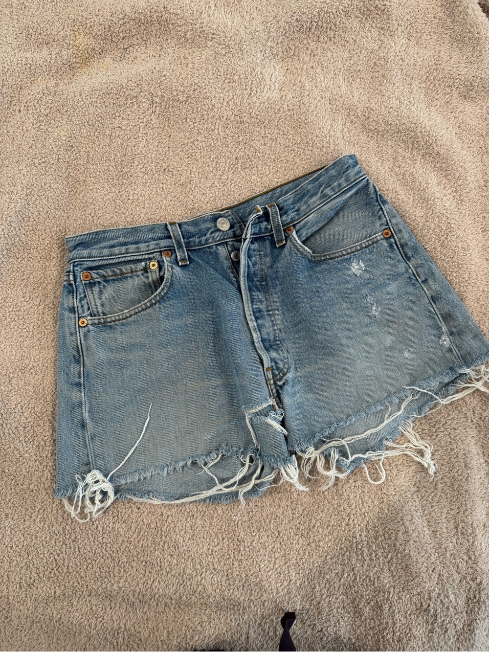 Levi’s VINTAGE 501 Shorts in Light Blue